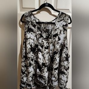Simply Vera black and white sleeveless top size 3X